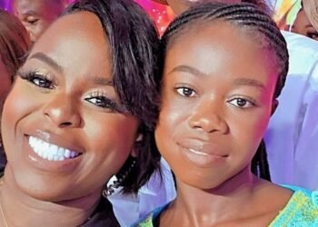 Sarah Koffi en compagnie de yvidero