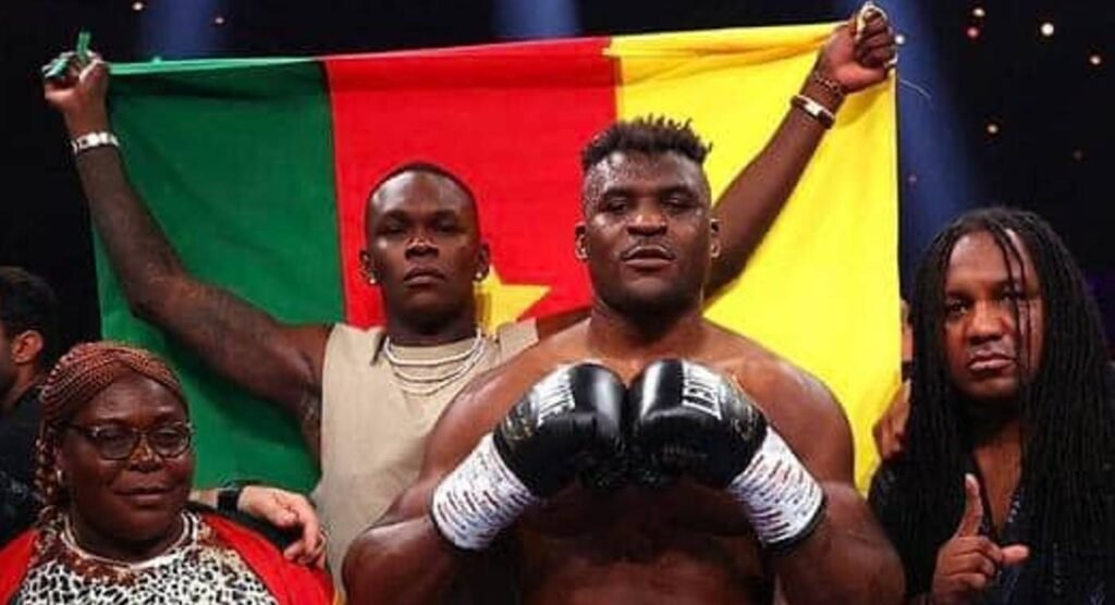 Israel Adesanya Encense Francis Ngannou