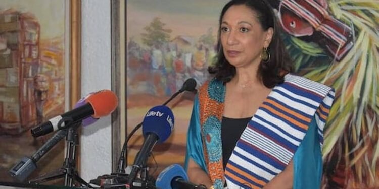 Françoise Remarck : Une Ministre Dévouée à la Promotion de la Culture Ivoirienne 26 Françoise Remarck