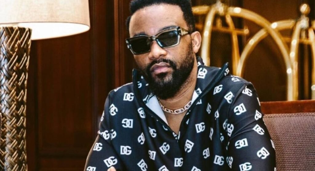 Fally Ipupa Chevalier du Léopard : la RDC le sacre le 3 juin dernier 1 FALLY IPUPA CHEVALIER DE L'ORDRE NATIONAL DU LÉOPARD